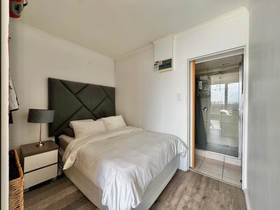 1 Bedroom Property for Sale in Woodstock Western Cape